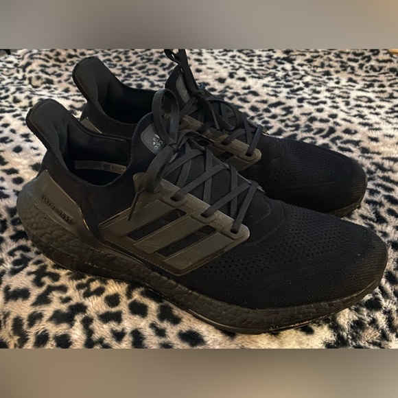 Adidas UltraBoost 21, Prime Blue, made from recycled ocean plastic, Triple Black - Picture 4 of 9